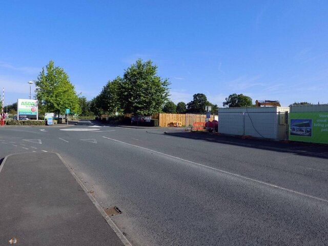 Asda Garage 3.jpg