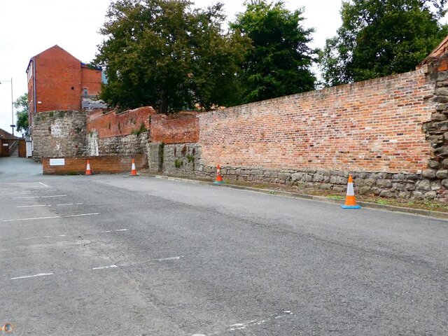 Hereford City Walls Greyfriars Avenue 1 .jpg
