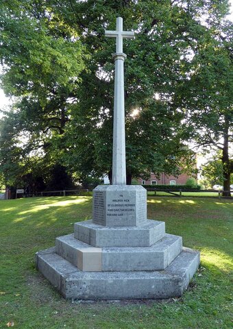 Widemarsh War Memorial.jpg