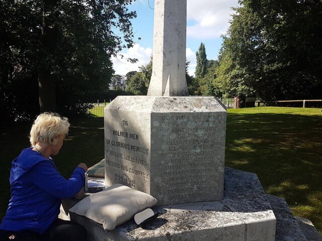 Widemarsh War Memorial 2.jpg