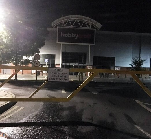 Spur Retail Park Gate.jpg