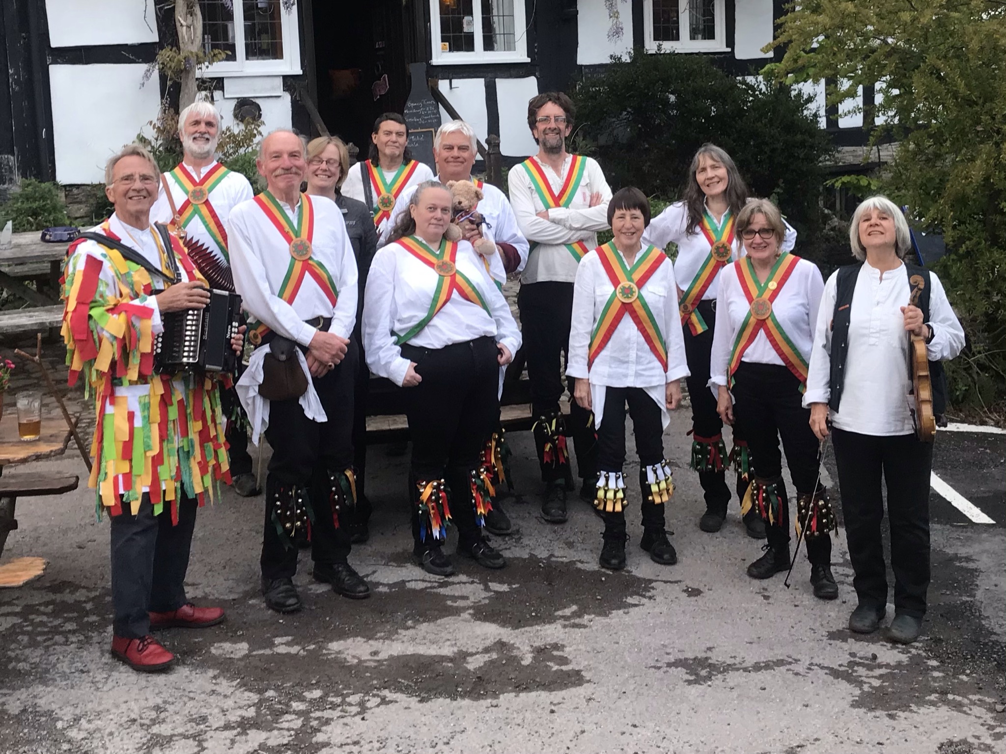 Foxwhelp Morris practice for new dancers