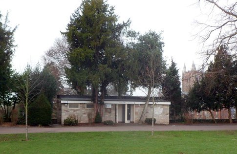Castle_Green_public_toilets_Hereford_-_geograph_org.uk_-_3102282.jpg.c0e8d7cc7f35b2ed1483d54433422512.jpg
